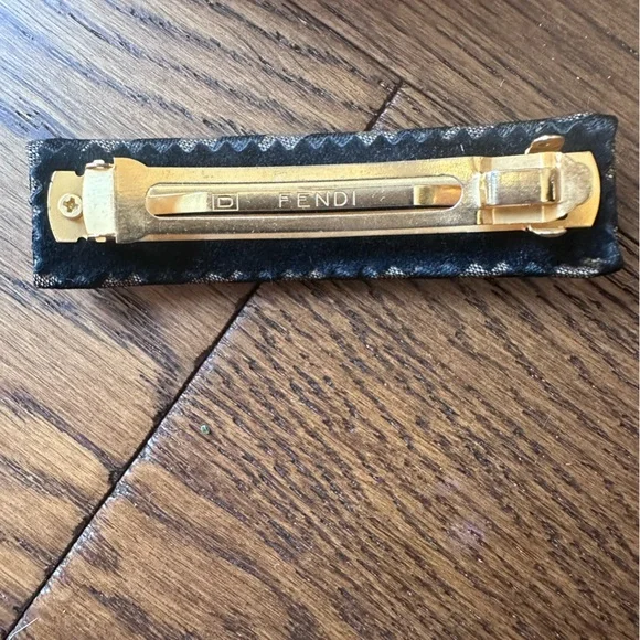 Classic Fendi heeled flats & barrette set - Picture 3 of 5